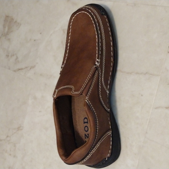 IZOD memory foam loafers. - Picture 6 of 8